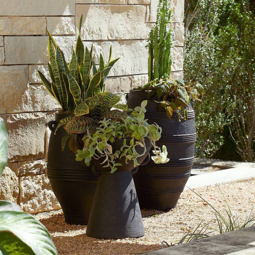 Chicago Matte Black Outdoor Planter, Large